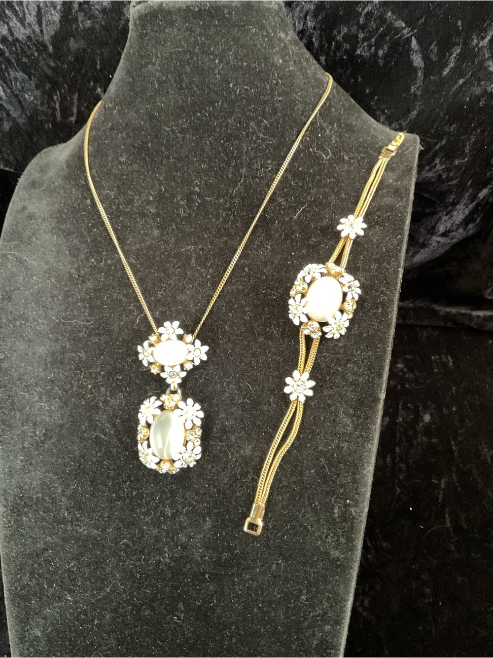 Gold-Tone White Cabochon Floral Necklace and Bracelet Set